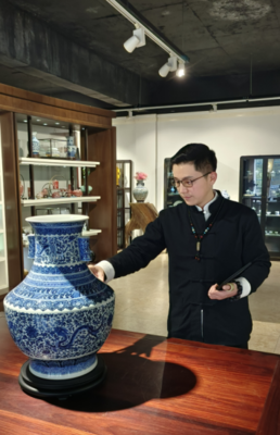 收藏家馬秉志:陶瓷藝術(shù)的傳承人與愛心使者